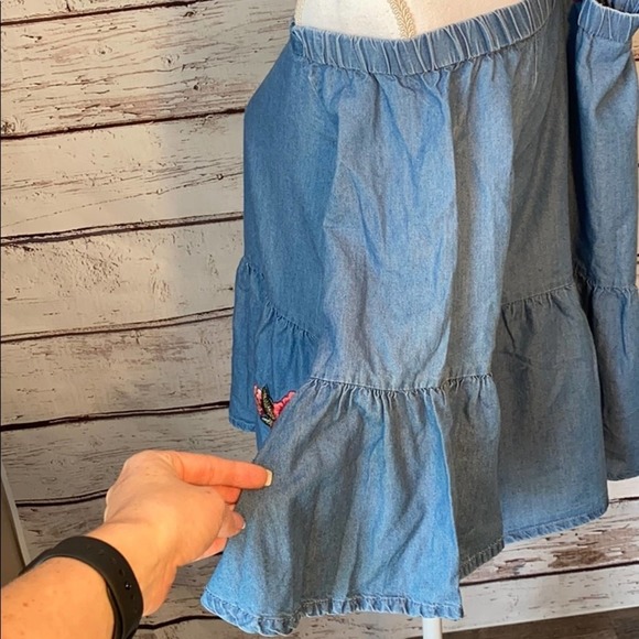 a.n.a Jean Off Shoulder Floral Embroidered Top L - Picture 4 of 11